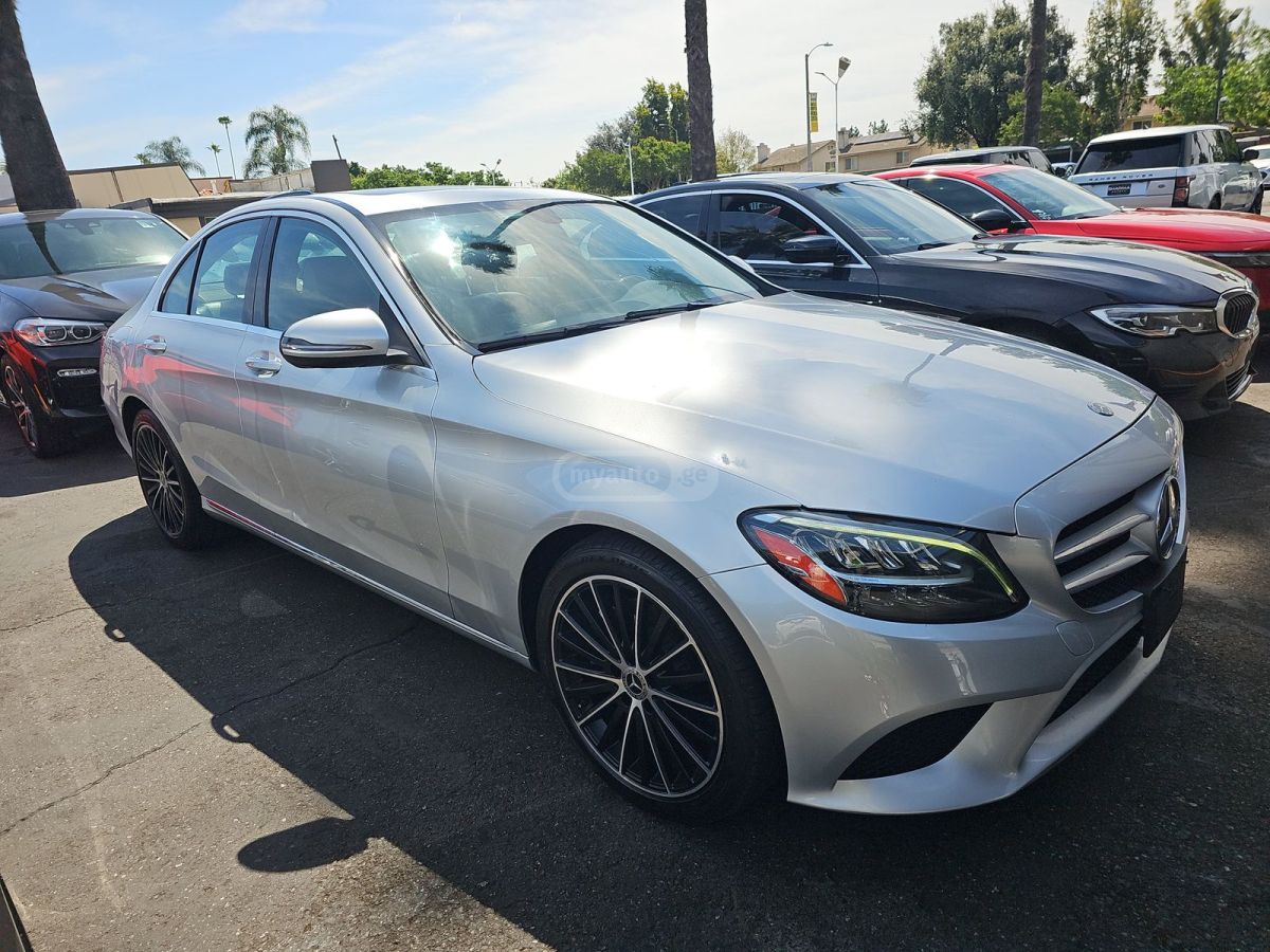 Mercedes-Benz C 300 - фото 1