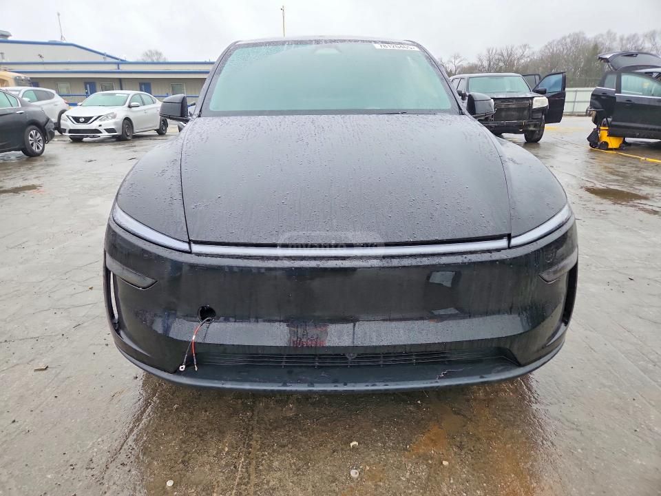 Tesla Model Y - фото 1