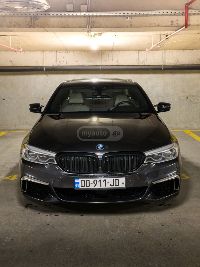 BMW M550 - фото 1