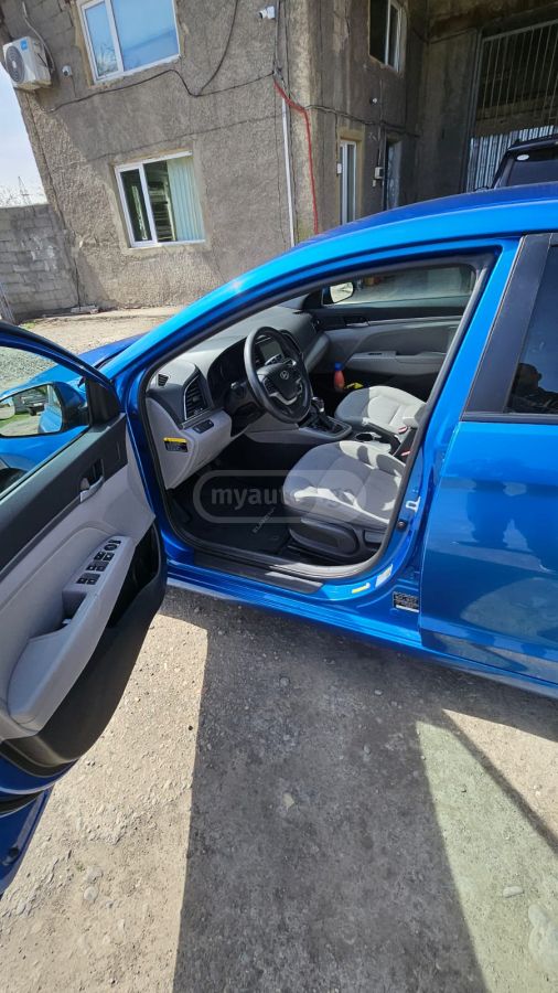 Hyundai Elantra - фото 11