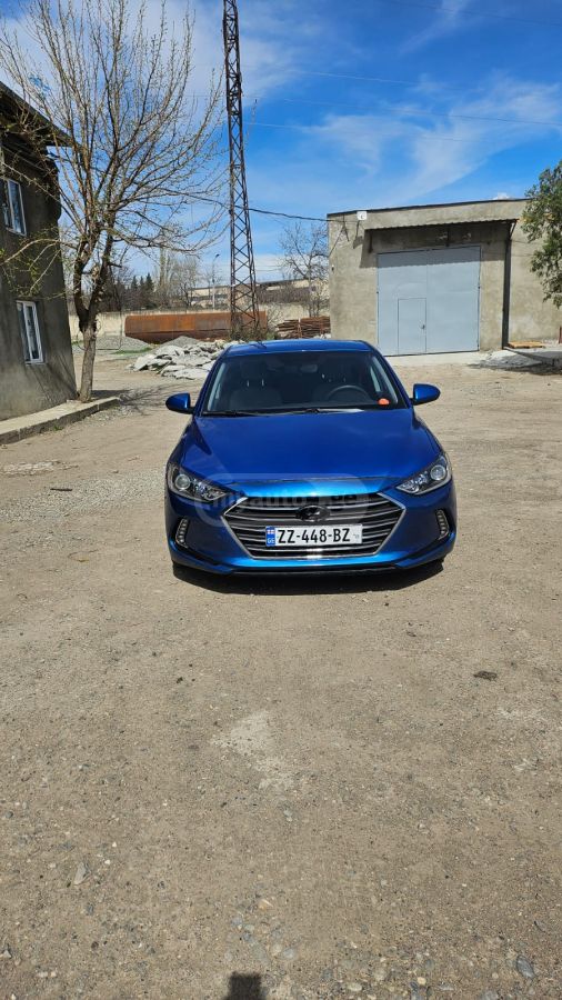 Hyundai Elantra - фото 2