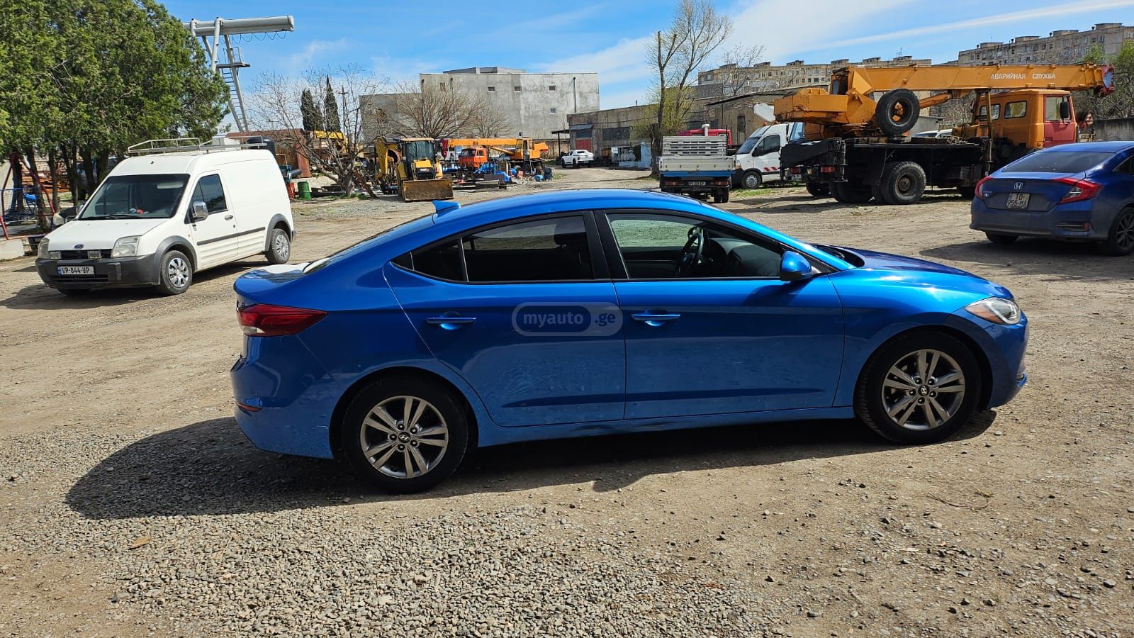 Hyundai Elantra - фото 7