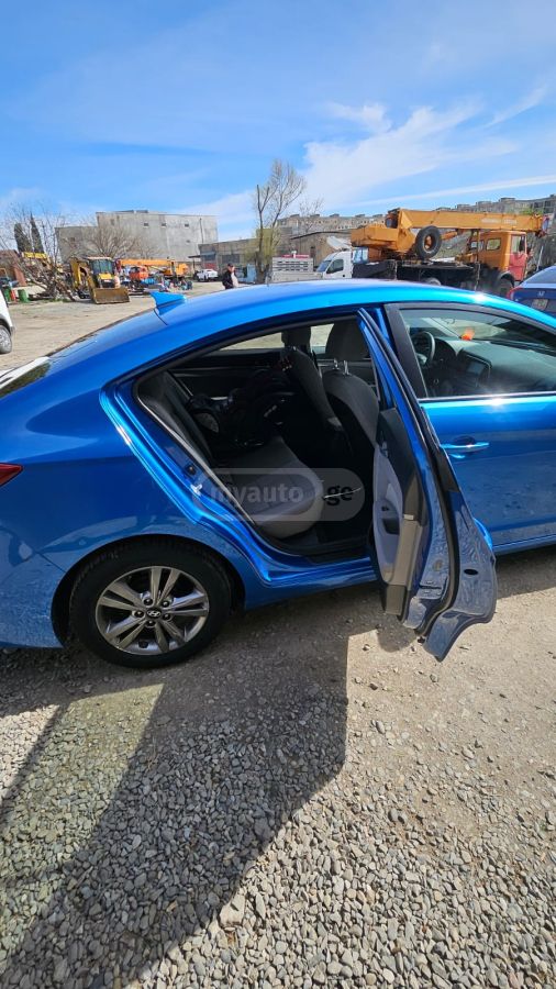 Hyundai Elantra - фото 9