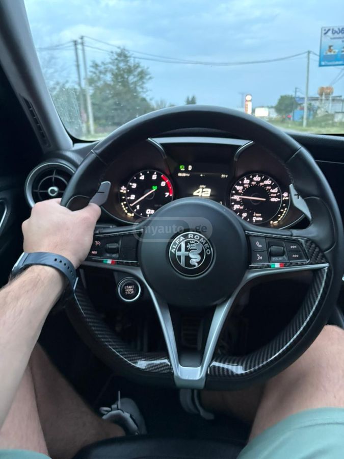 Alfa Romeo Giulia - фото 7