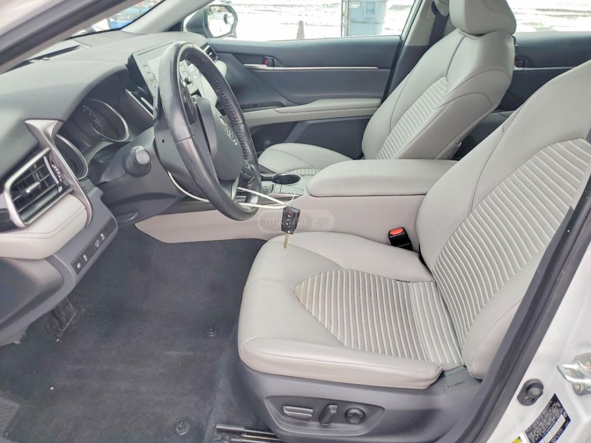 Toyota Camry - фото 7