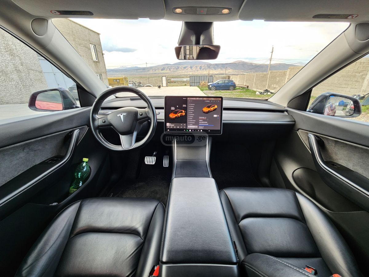 Tesla Model Y - фото 6
