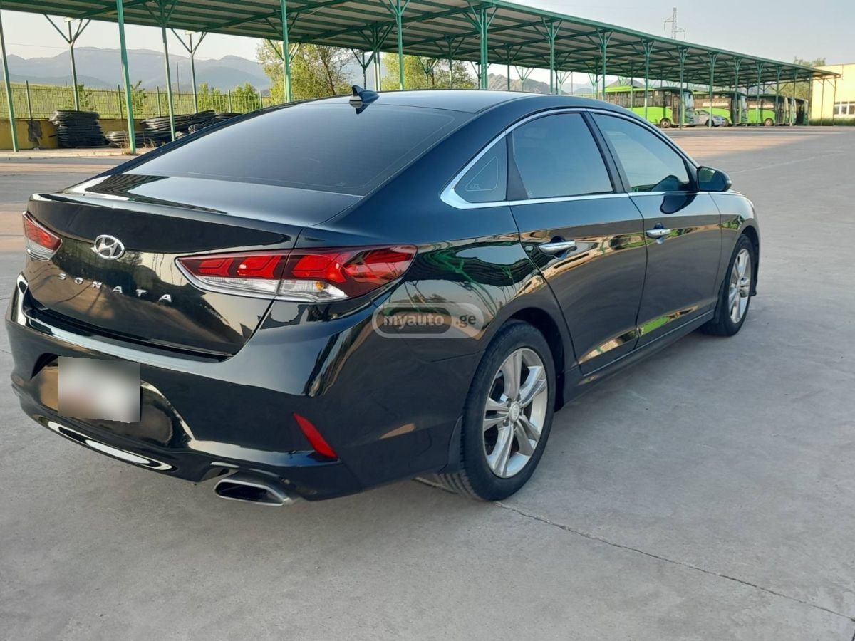 Hyundai Sonata - фото 1