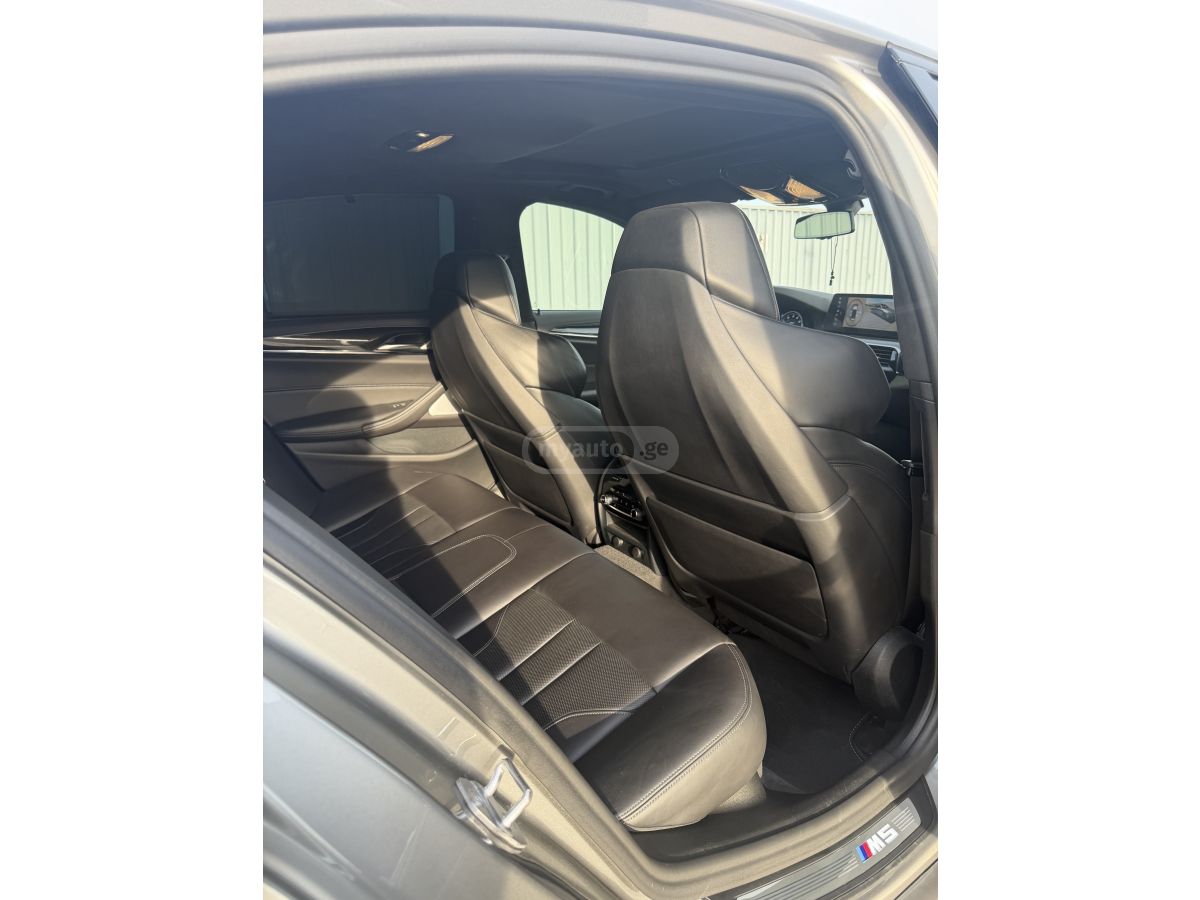 BMW M5 - фото 10