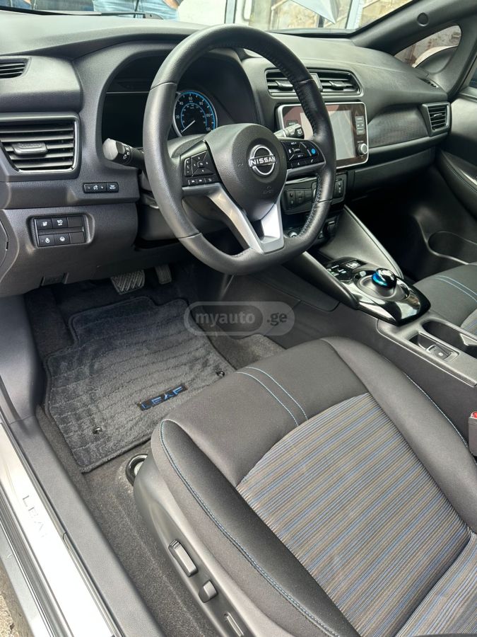 Nissan Leaf - фото 11