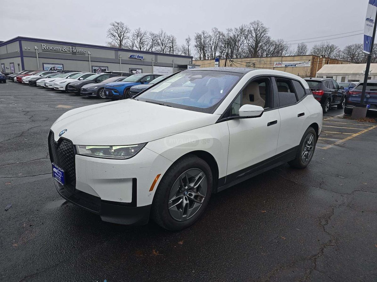 BMW IX - фото 1