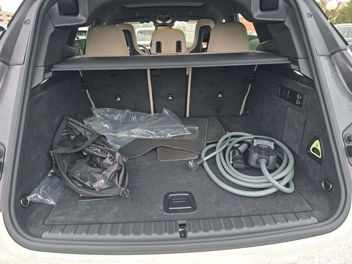 BMW IX - фото 12