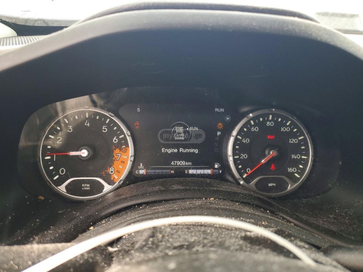 Jeep Renegade - фото 3