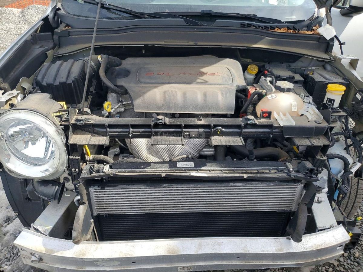 Jeep Renegade - фото 7