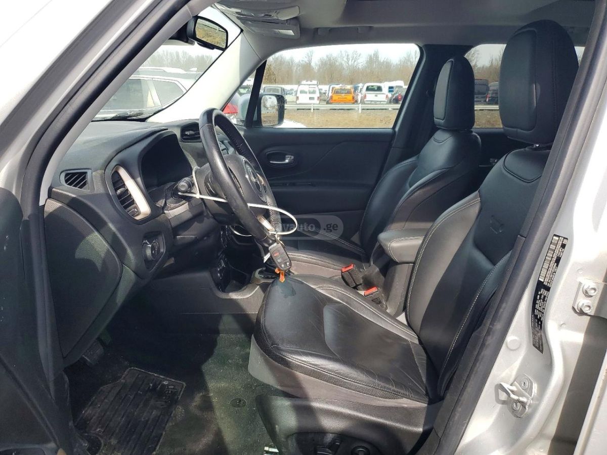 Jeep Renegade - фото 9