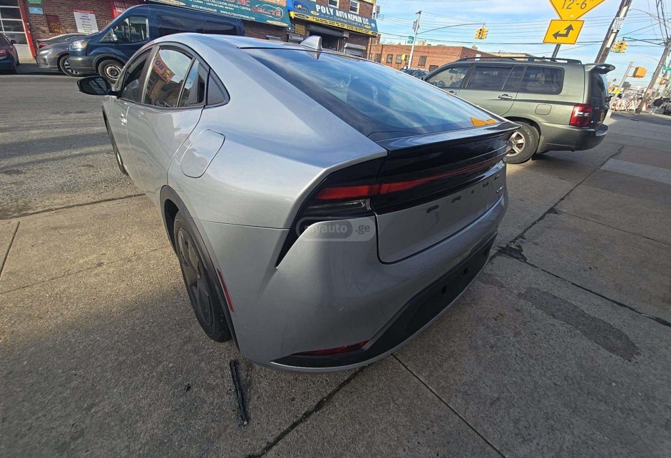 Toyota Prius - фото 2