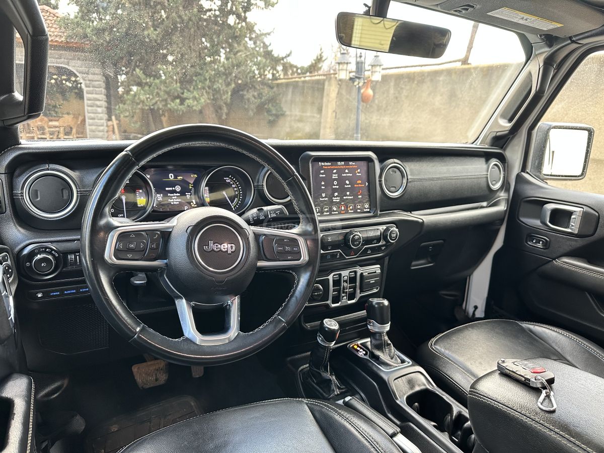 Jeep Wrangler - фото 11