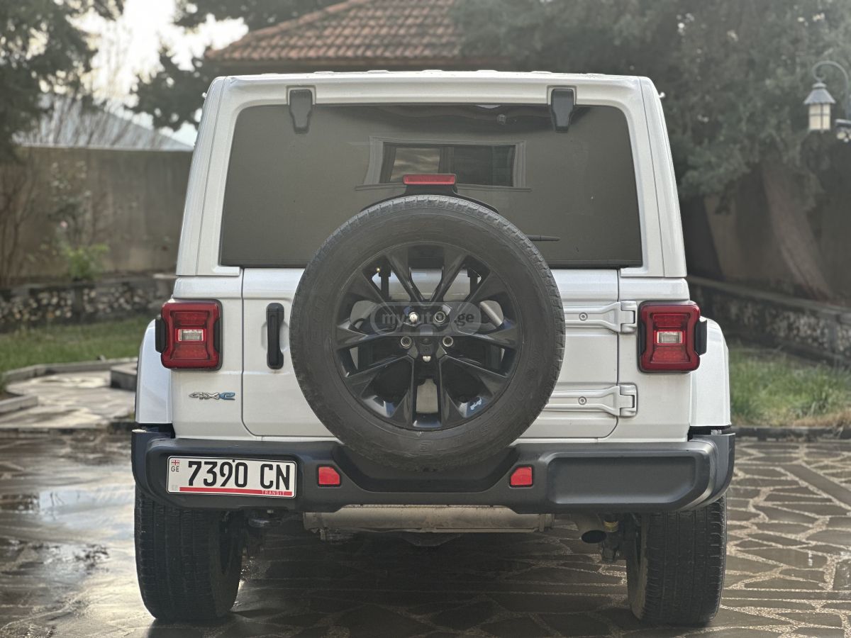 Jeep Wrangler - фото 8