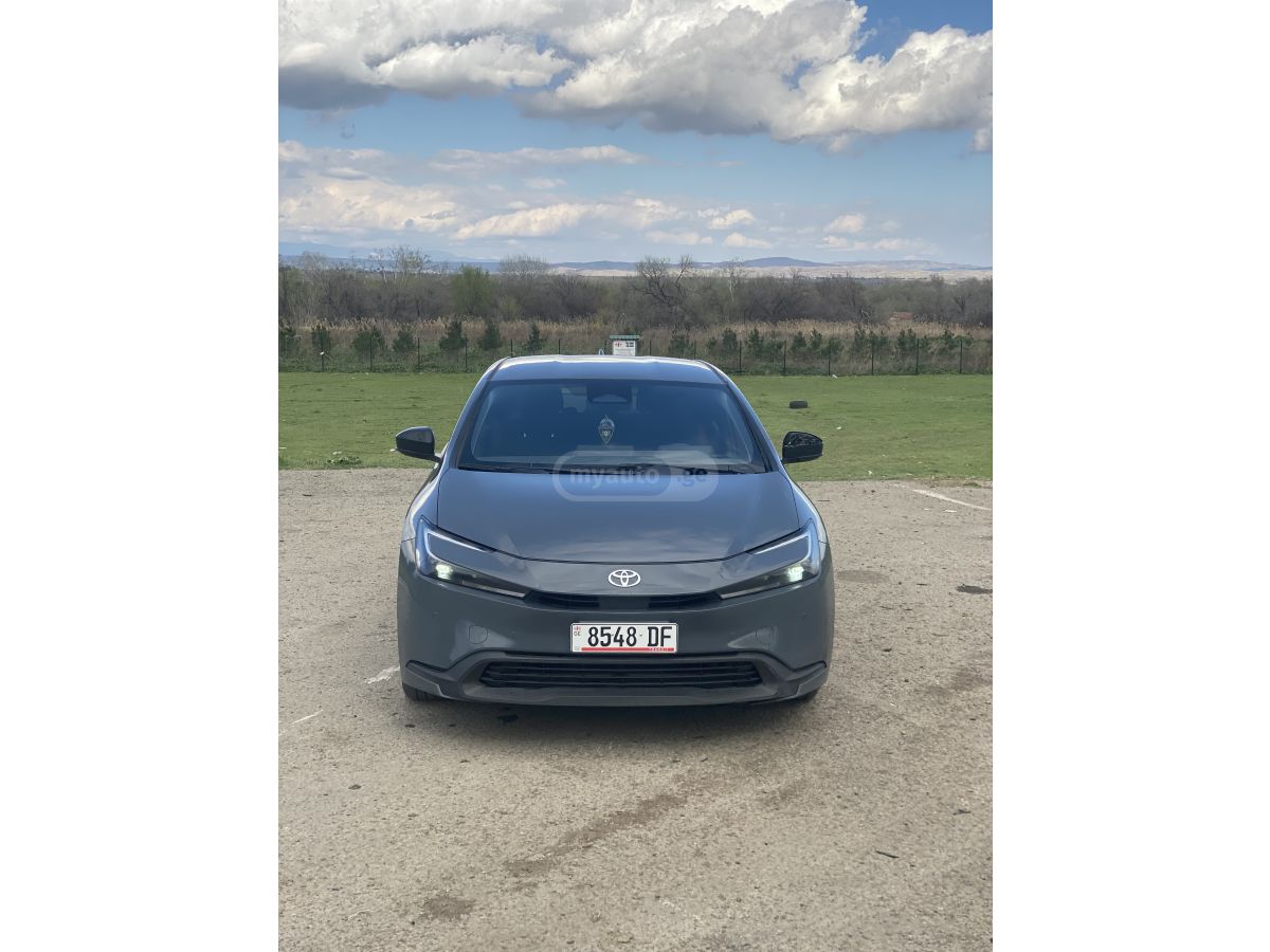 Toyota Prius - фото 2