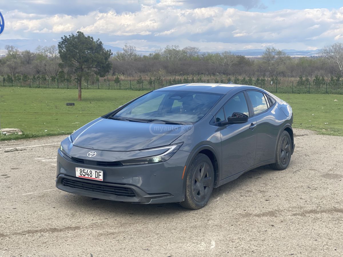Toyota Prius - фото 3