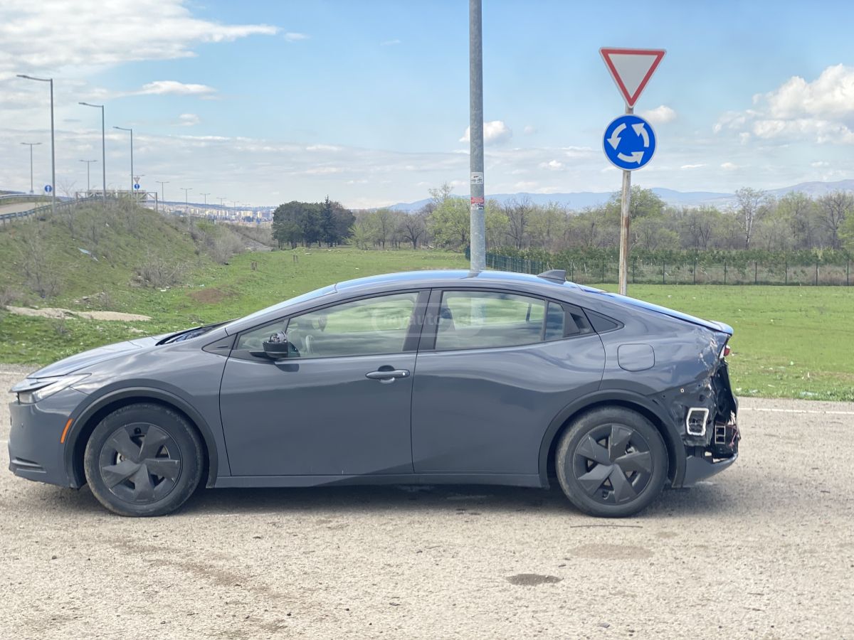 Toyota Prius - фото 4