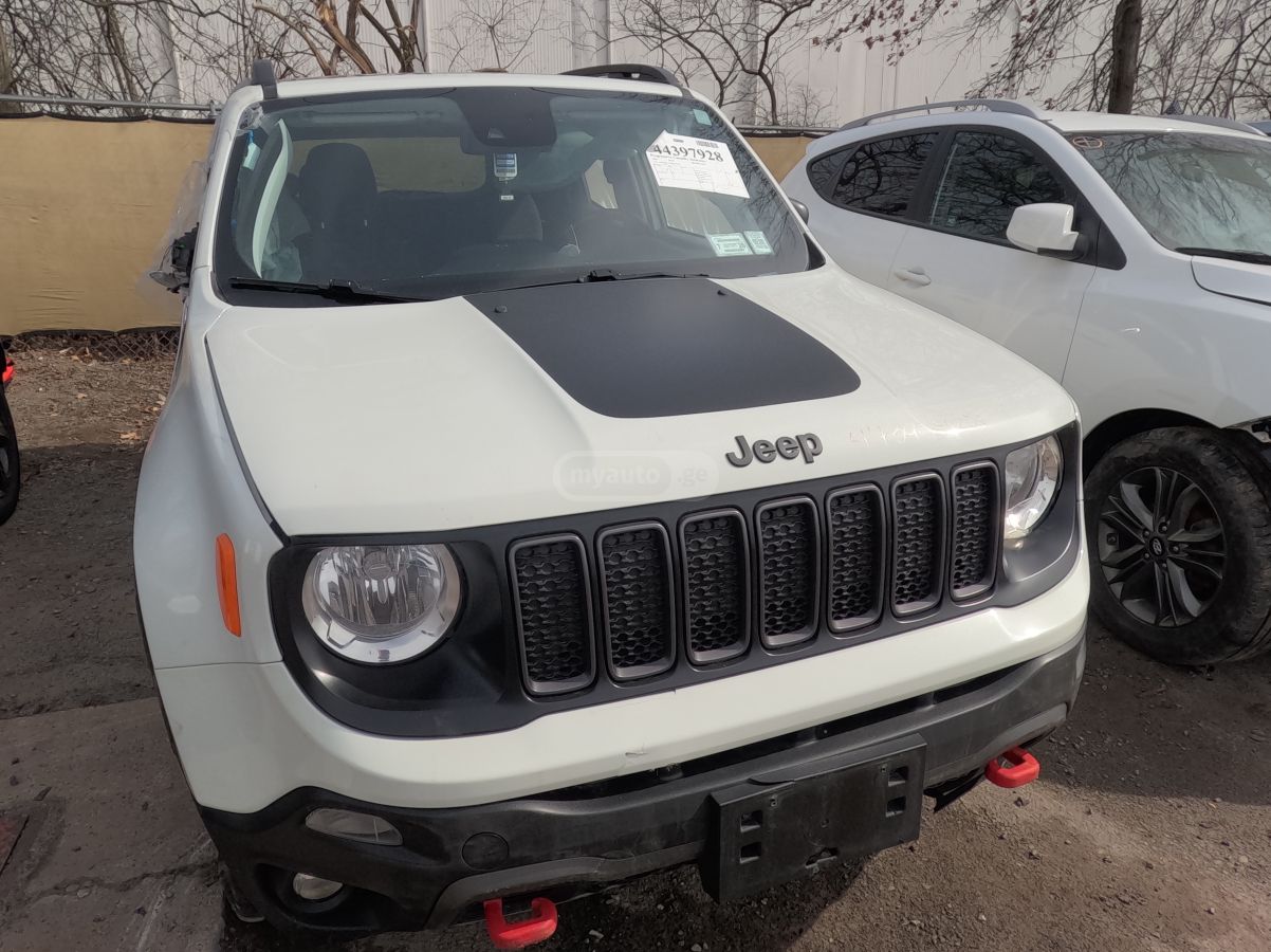 Jeep Renegade - фото 1