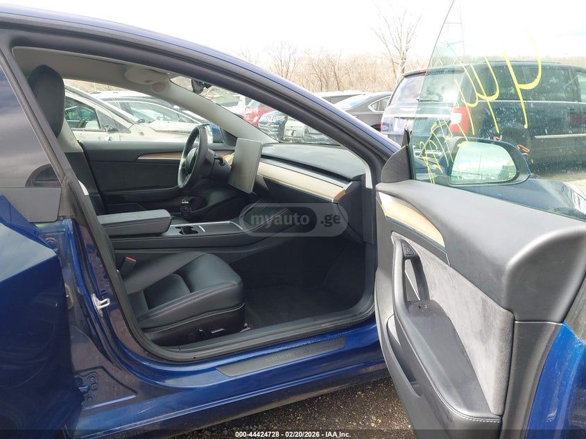 Tesla Model 3 - фото 4