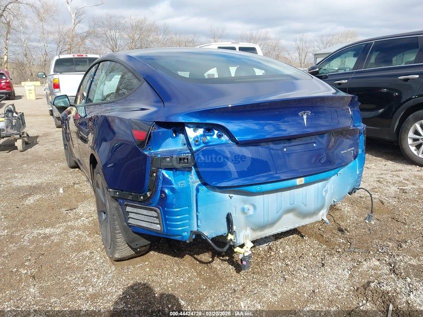 Tesla Model 3 - фото 5