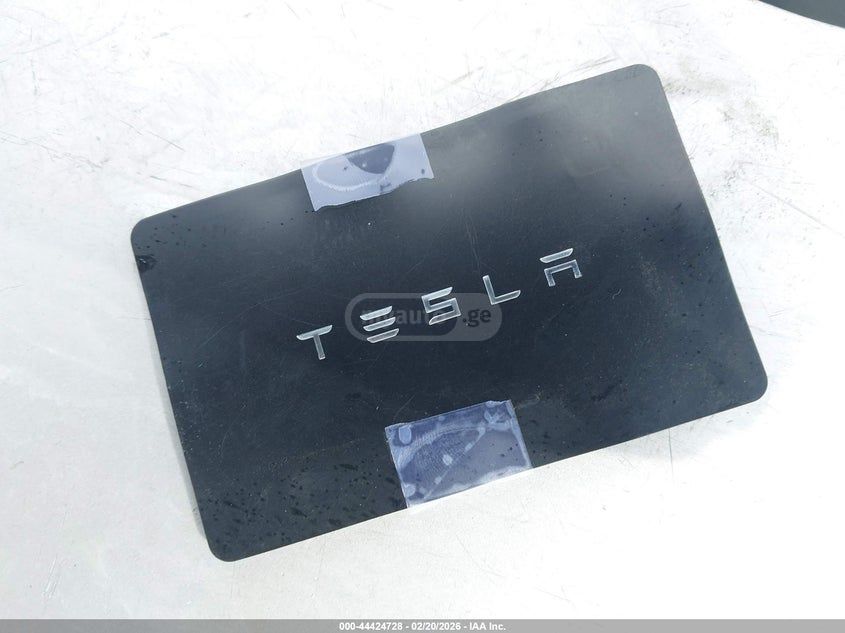 Tesla Model 3 - фото 8