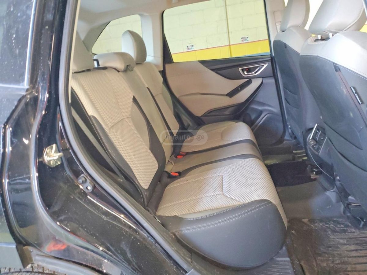 Subaru Premium 4dr All-Wheel Drive CV — миниатюра 10