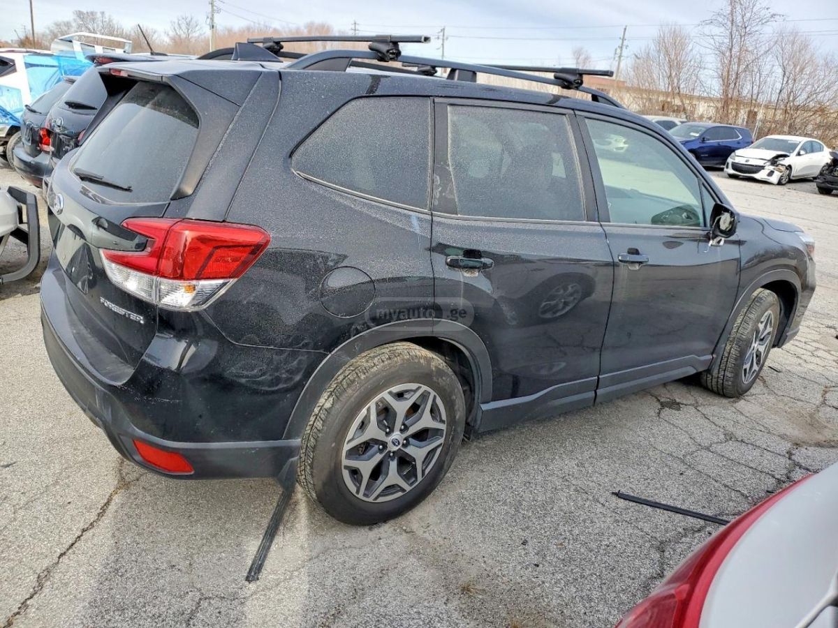 Subaru Premium 4dr All-Wheel Drive CV — миниатюра 3