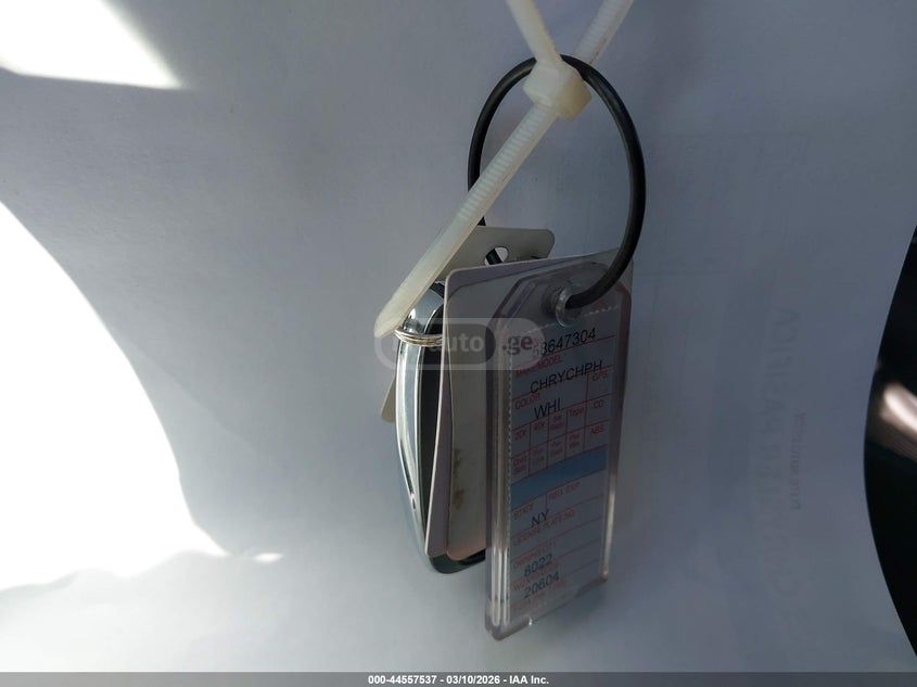 Chrysler Pacifica 2025 — миниатюра 10