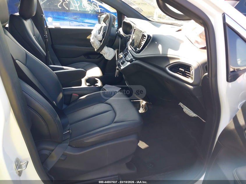 Chrysler Pacifica 2025 — миниатюра 5