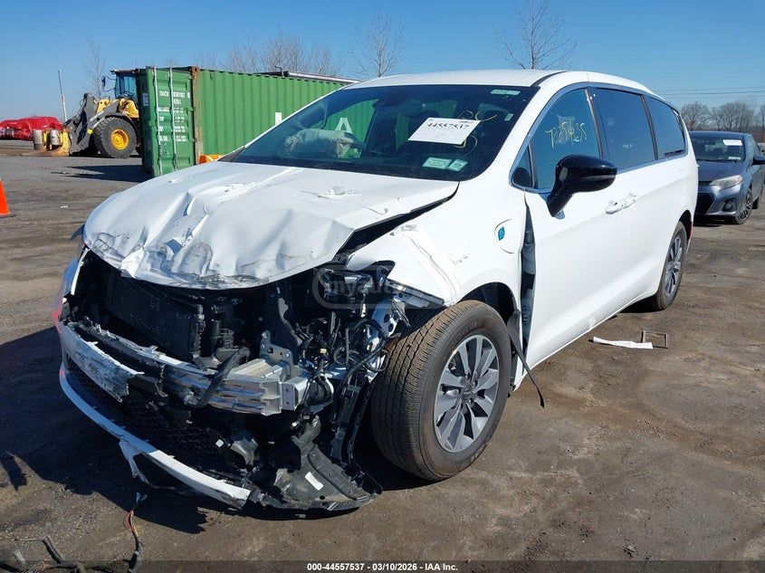 Chrysler Pacifica 2025 — миниатюра 6