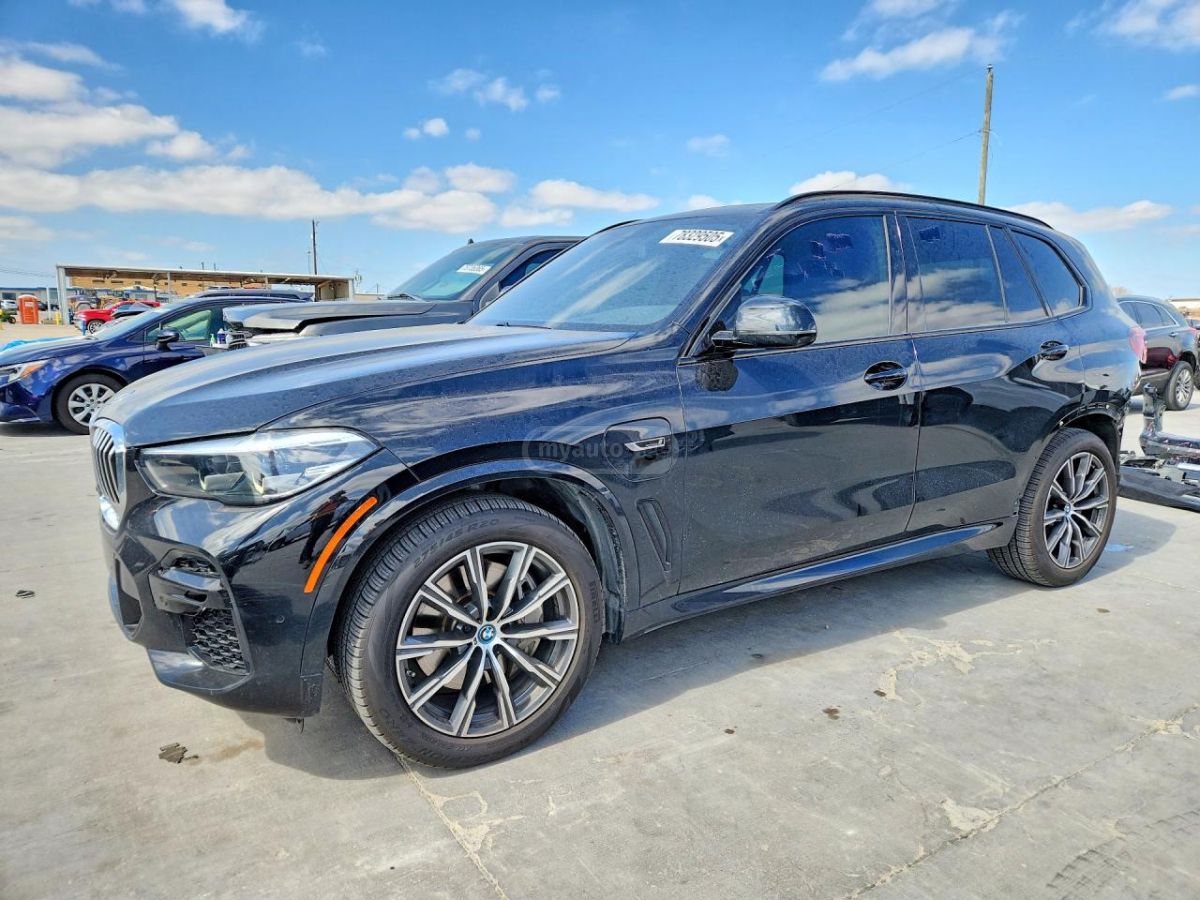 BMW X5 - фото 1