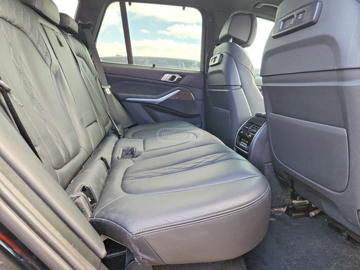 BMW X5 - фото 11