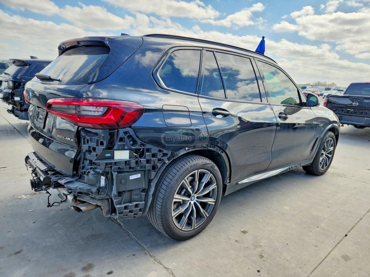BMW X5 - фото 3
