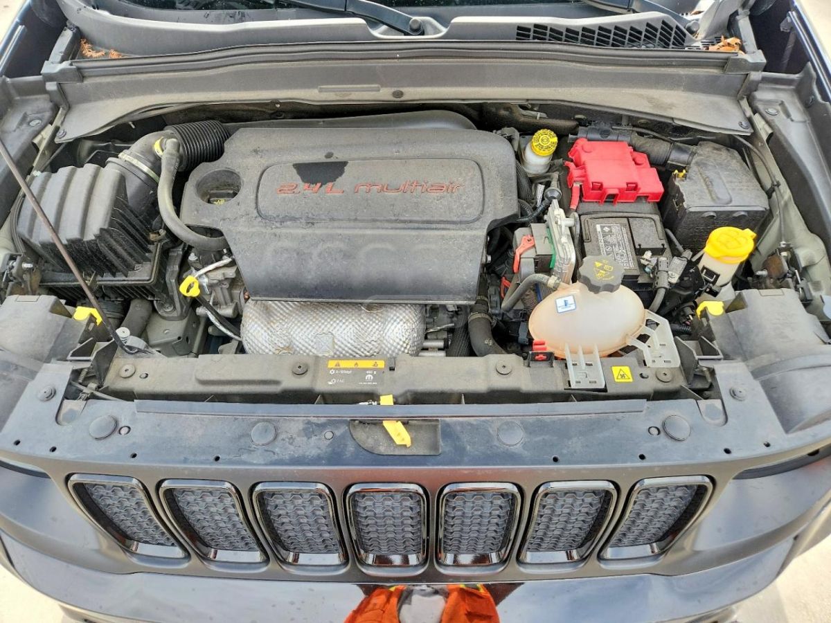 Jeep Renegade - фото 4