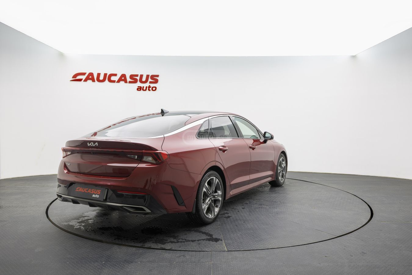 Kia K5 - фото 4