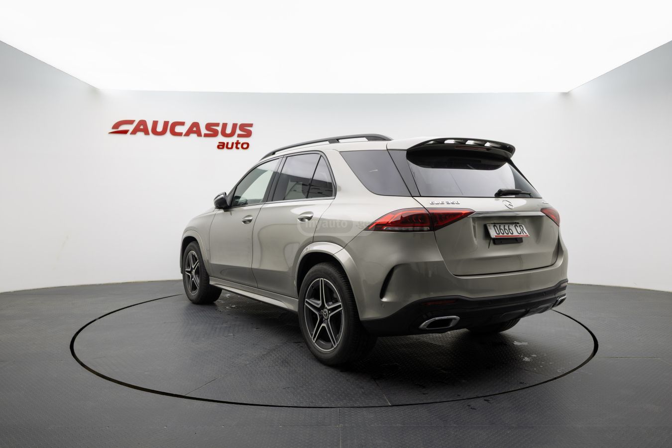 Mercedes-Benz 350 - фото 6