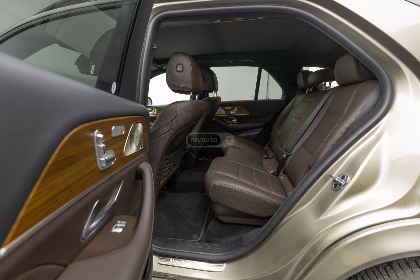 Mercedes-Benz 350 - фото 8