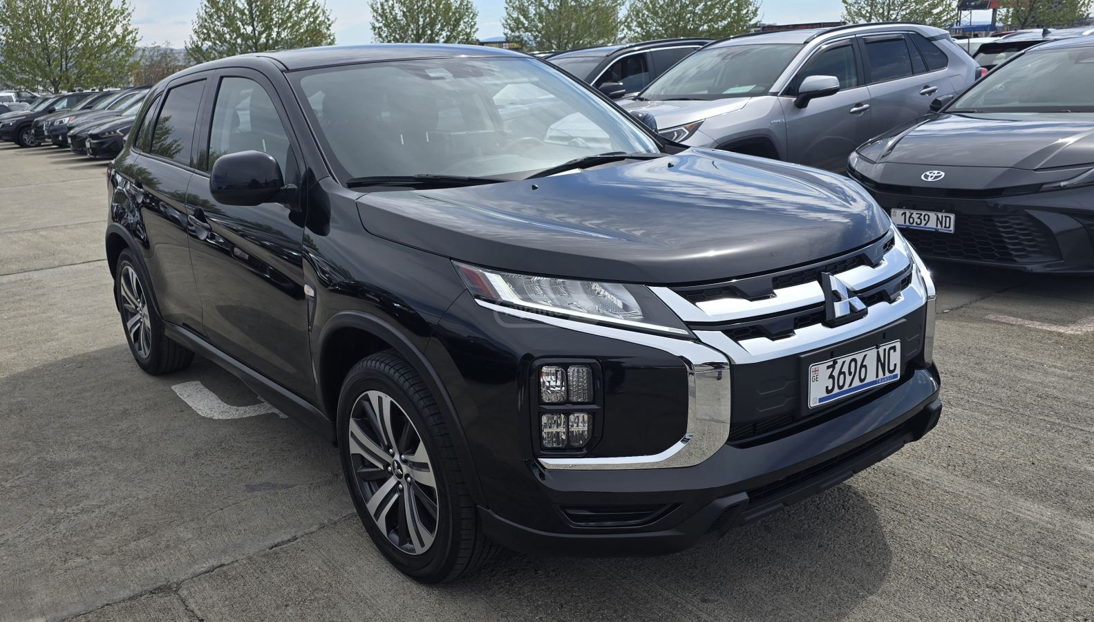 Mitsubishi Outlander Sport - фото 1