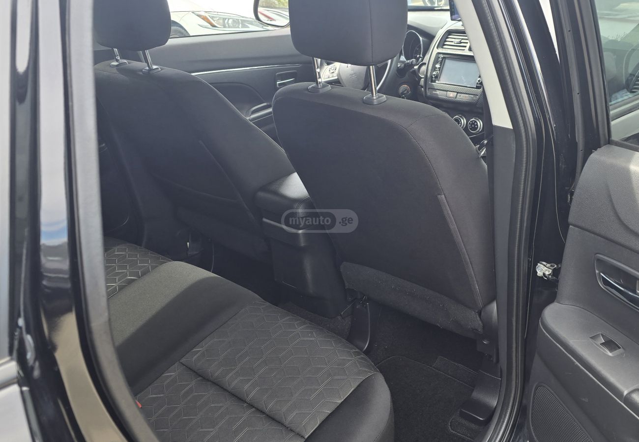 Mitsubishi Outlander Sport - фото 11