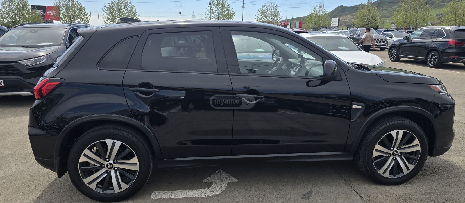 Mitsubishi Outlander Sport - фото 2