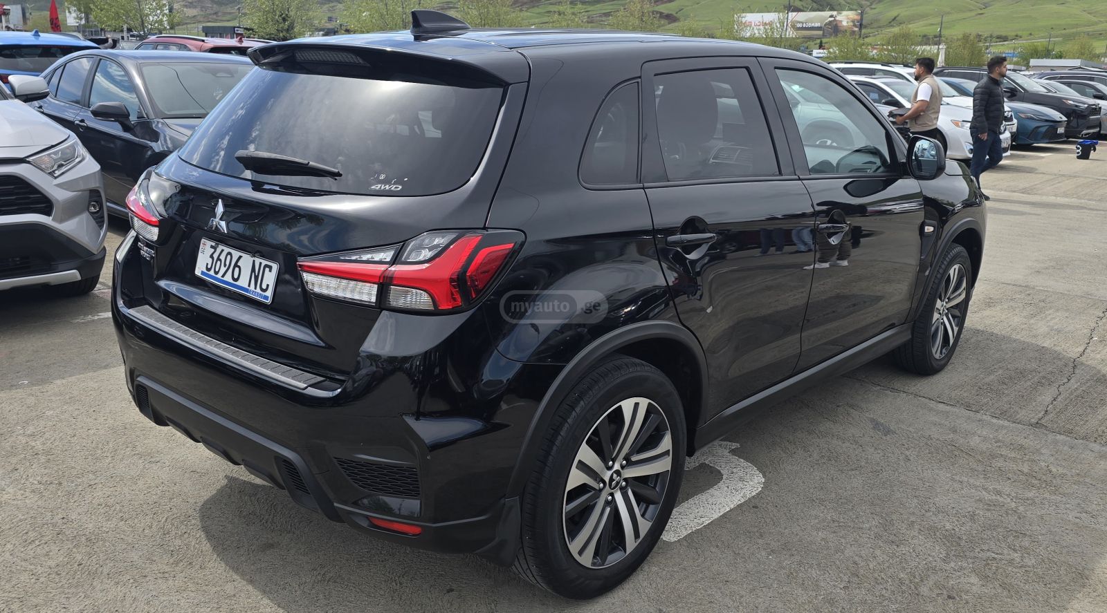 Mitsubishi Outlander Sport - фото 3