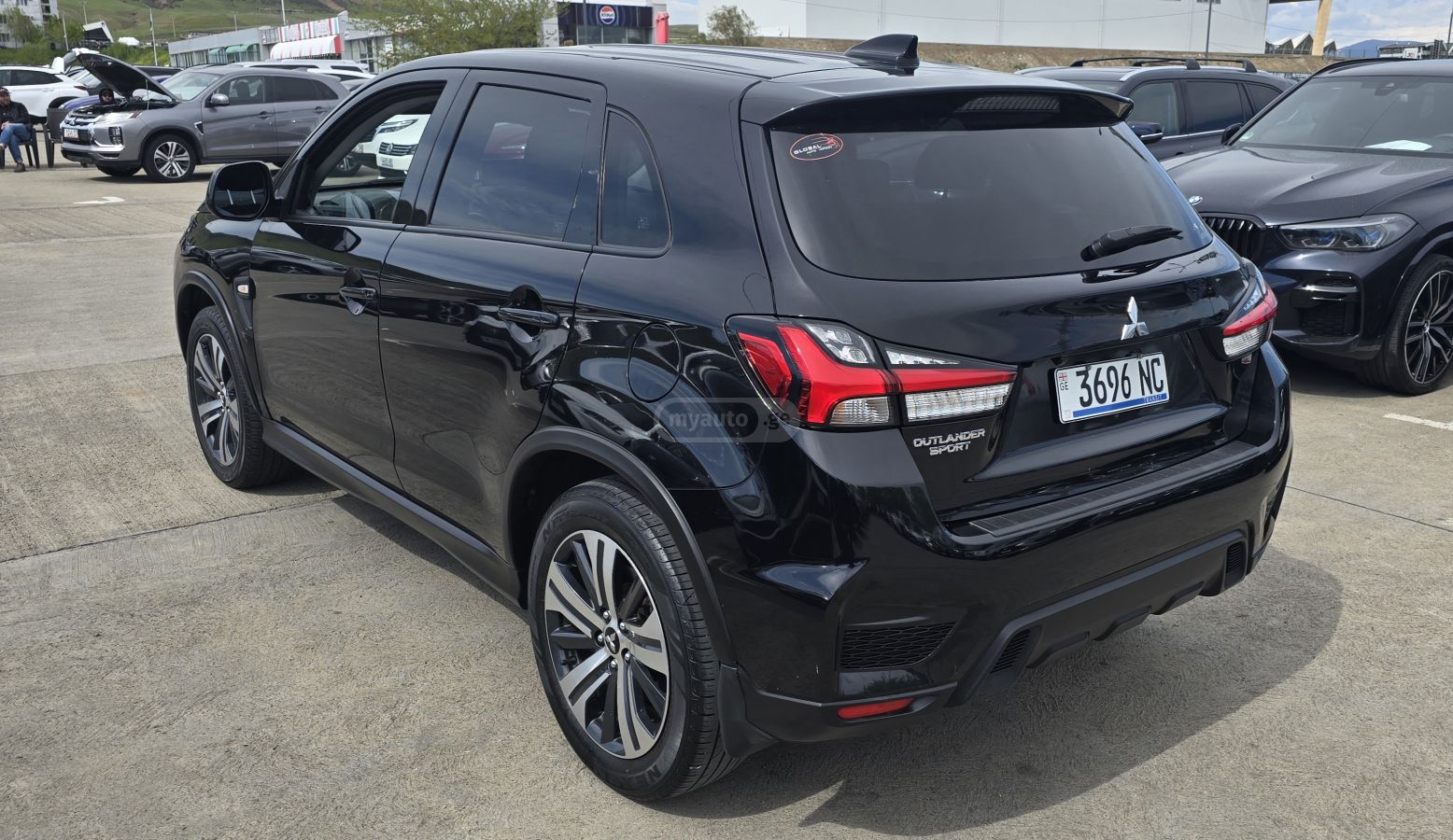 Mitsubishi Outlander Sport - фото 5