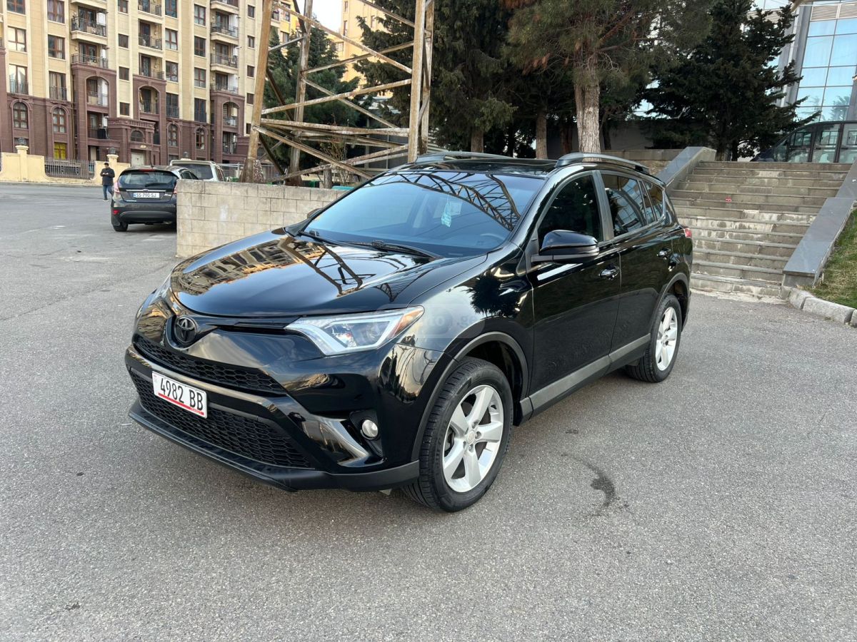 Toyota RAV 4 - фото 1