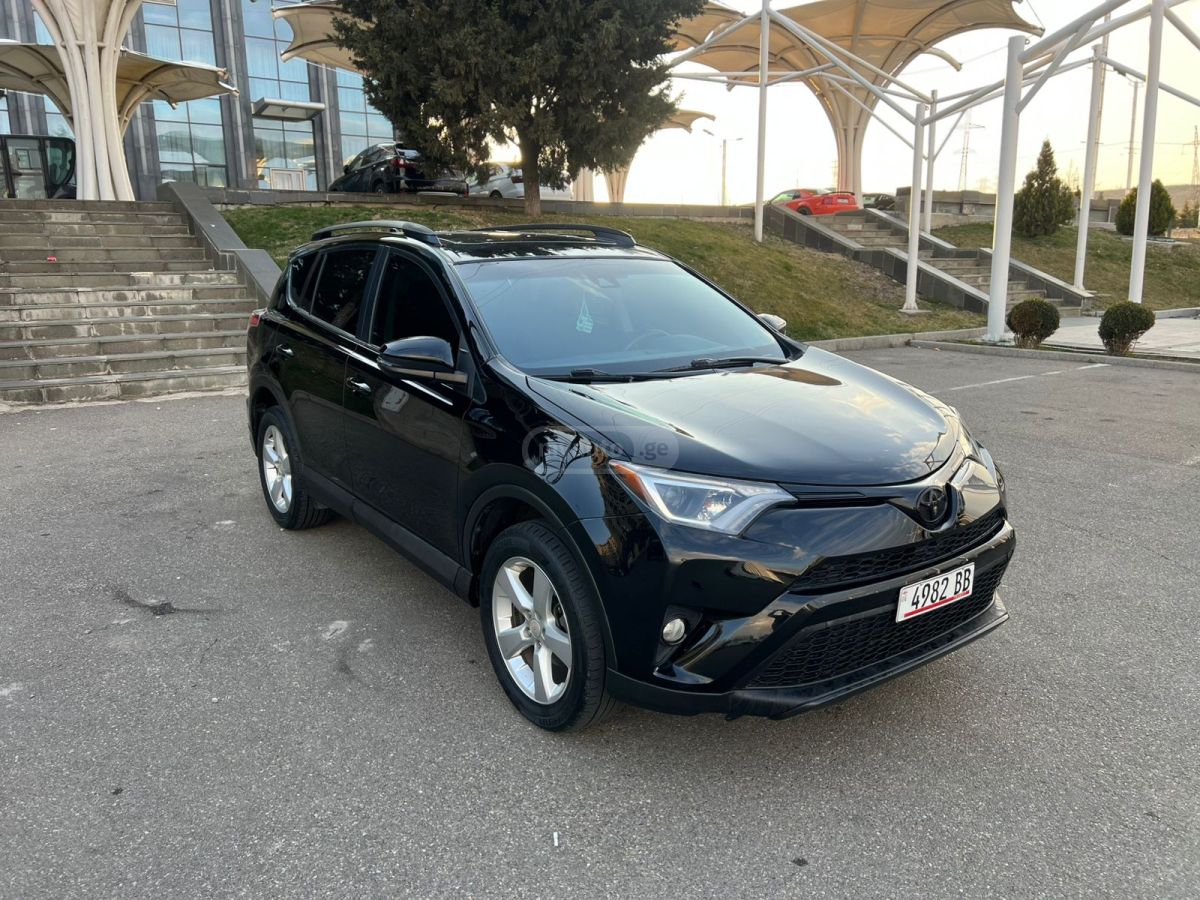 Toyota RAV 4 - фото 2