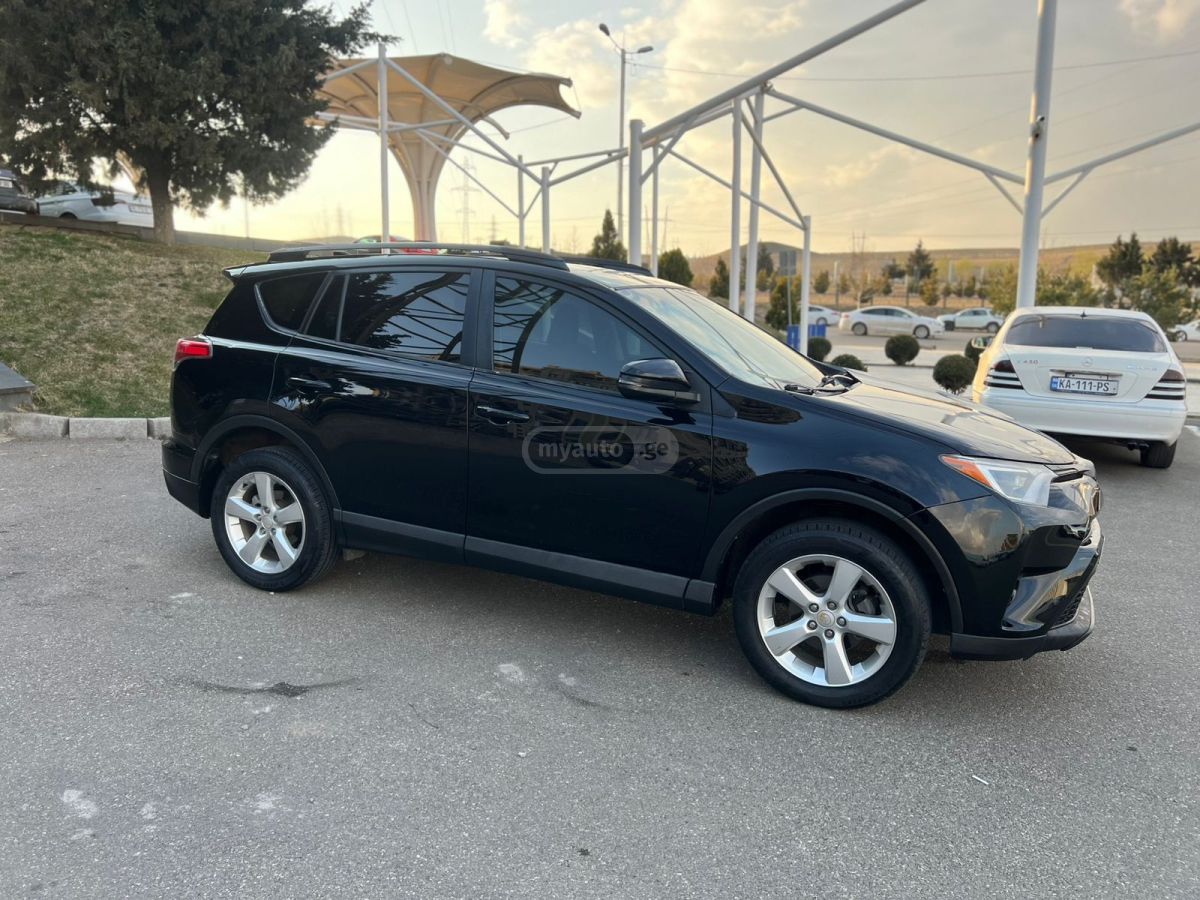 Toyota RAV 4 - фото 3