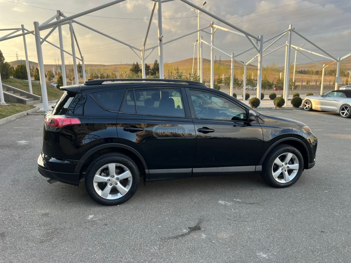 Toyota RAV 4 - фото 4