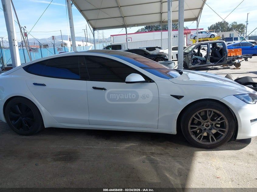 Tesla Model S - фото 12